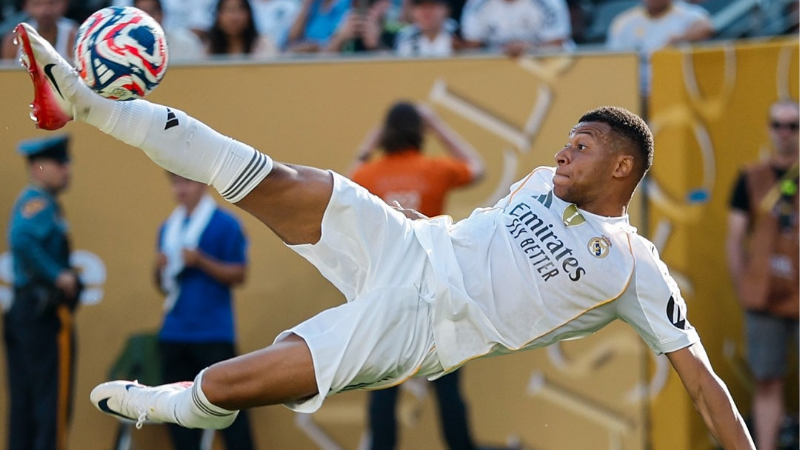 Kylian Mbappé ghi bàn quyết định cho Real Madrid: Thẳng tiến bán kết